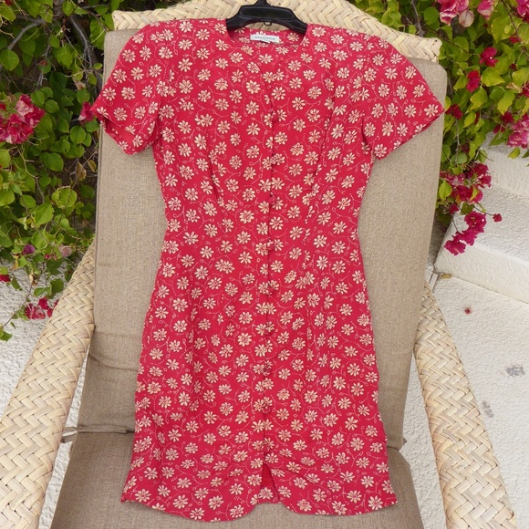 Annr Taylor Red dress with tan floral medallions - Picture 1 of 8